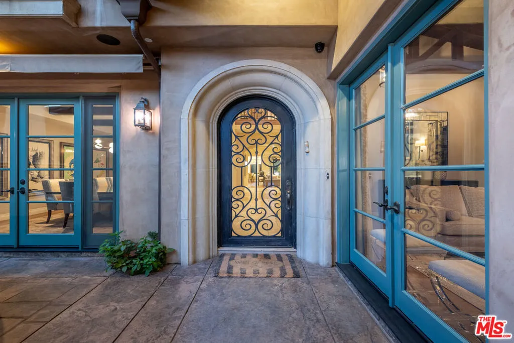 Encino, California 91316, United States, 5 Bedrooms Bedrooms, ,5 BathroomsBathrooms,Residential,Active,201569