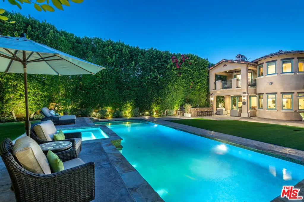 Encino, California 91316, United States, 5 Bedrooms Bedrooms, ,5 BathroomsBathrooms,Residential,Active,201569