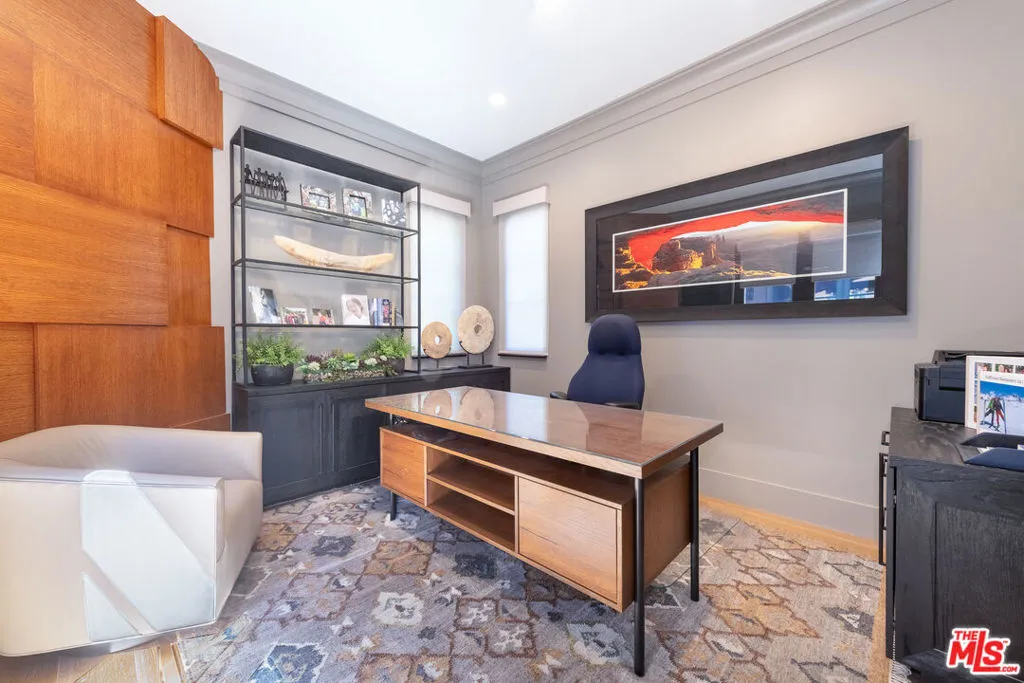 Encino, California 91316, United States, 5 Bedrooms Bedrooms, ,5 BathroomsBathrooms,Residential,Active,201569