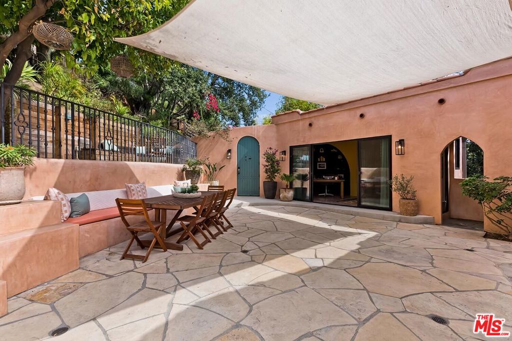 3826 Sunset Drive