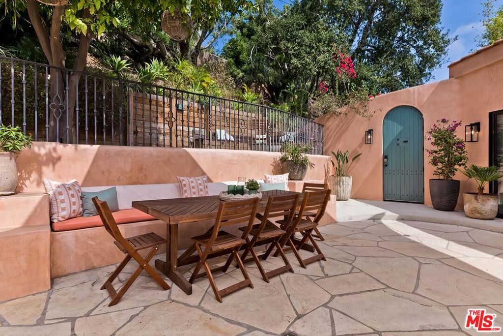 3826 Sunset Drive