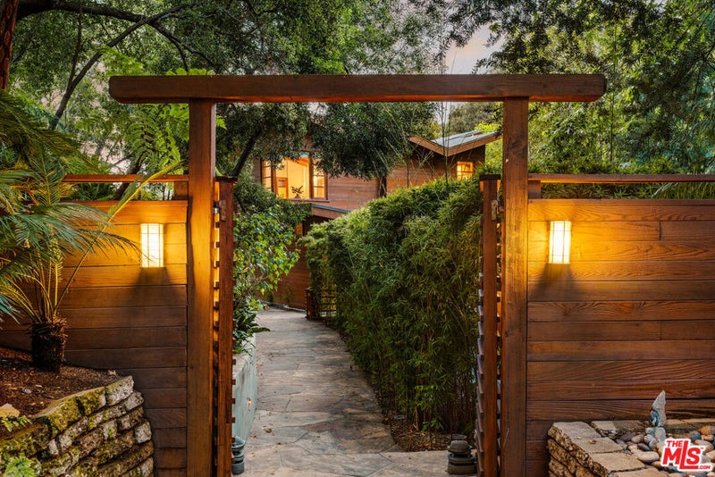 2424 Nichols Canyon Road