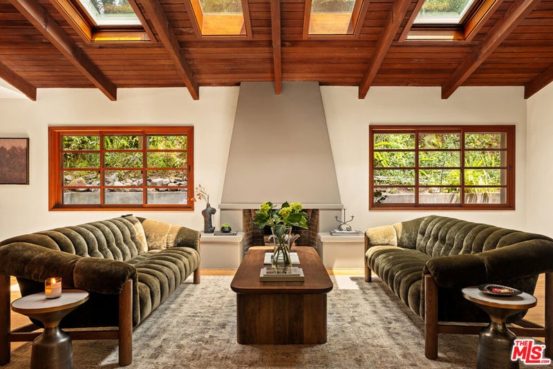 2424 Nichols Canyon Road