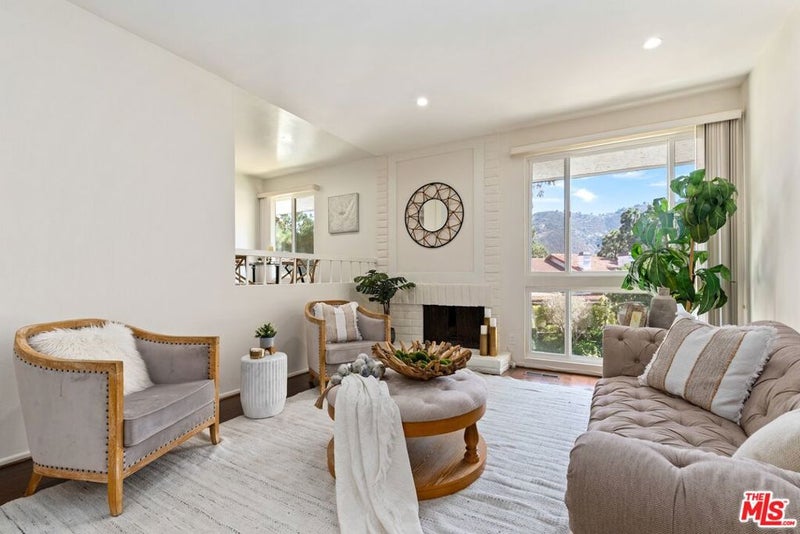 17253 Palisades Circle