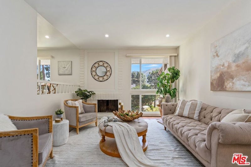 17253 Palisades Circle