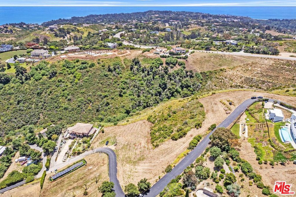 1 Via Acero Street