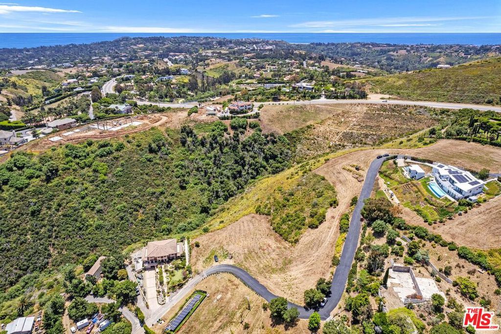 1 Via Acero Street