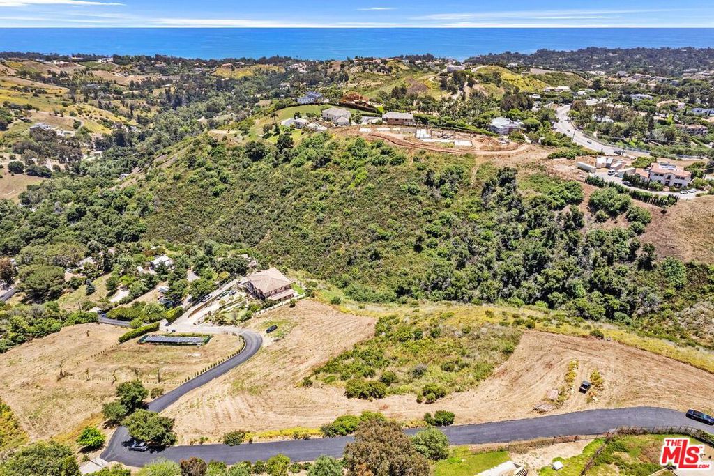 1 Via Acero Street