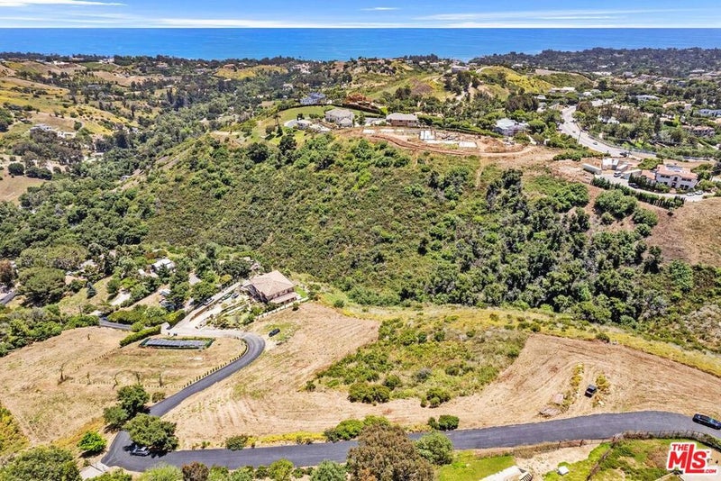 1 Via Acero Street