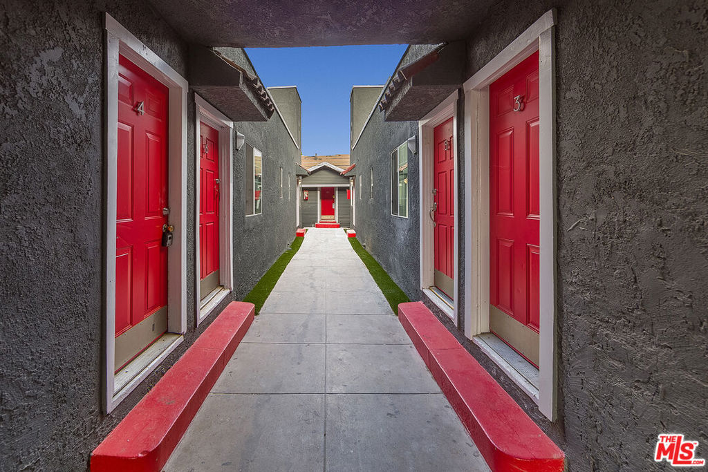 1377 Warren Avenue