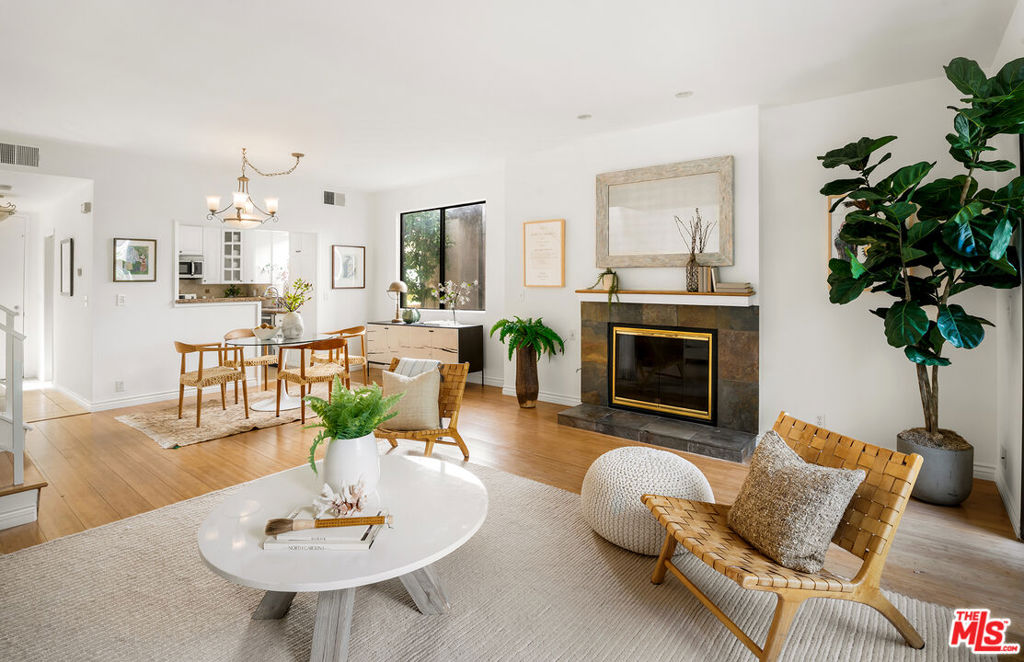 8128 Manitoba Street 106