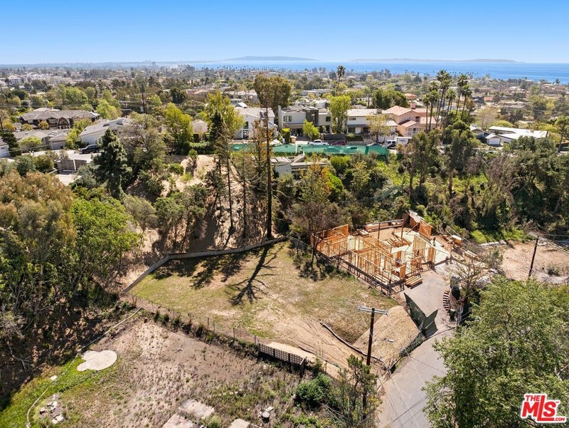1018 Maroney Lane