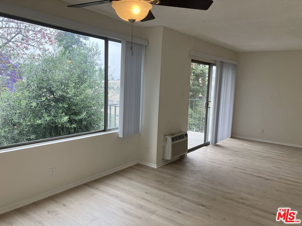 Properties 2 7521 Hampton Avenue 402