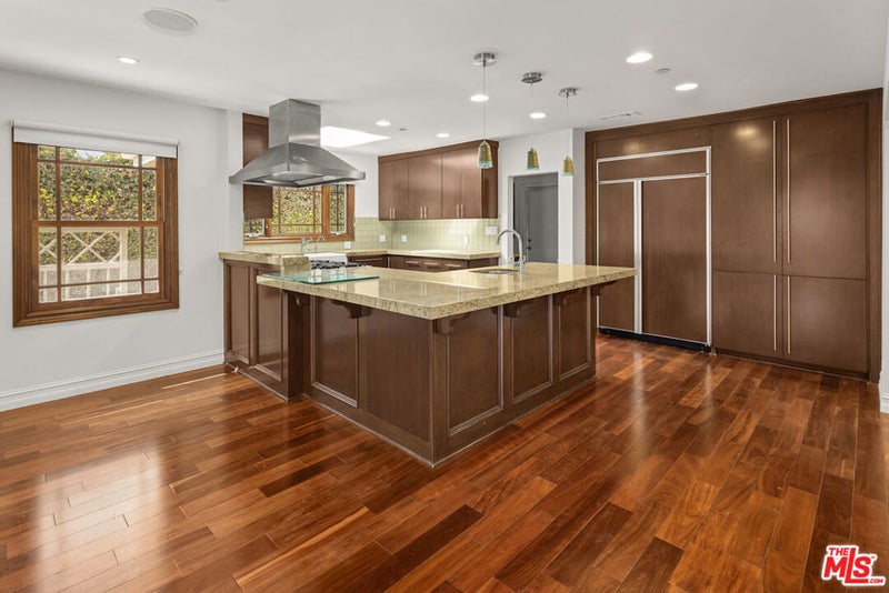 512 N Linden Drive