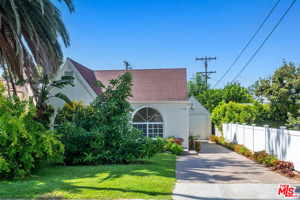 1710 Santa Paula Place
