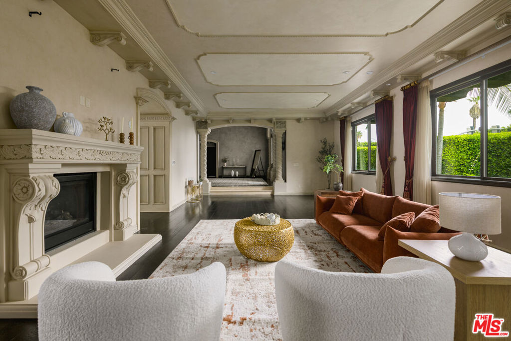 4705 Los Feliz Boulevard