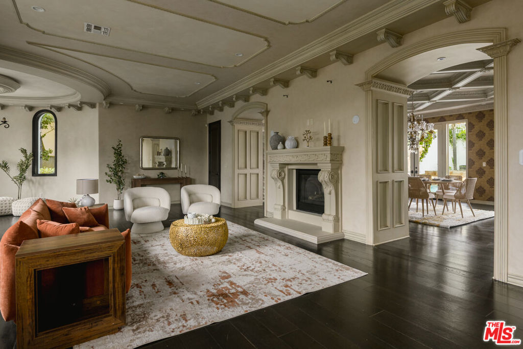 4705 Los Feliz Boulevard