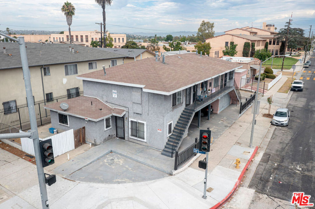 1901 W Florence Avenue