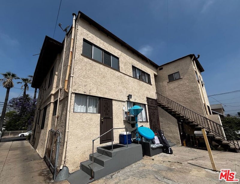 1678 Roosevelt Avenue