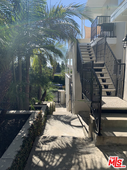 4211 Franklin Avenue