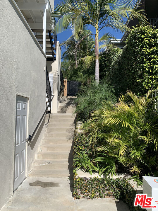 4211 Franklin Avenue