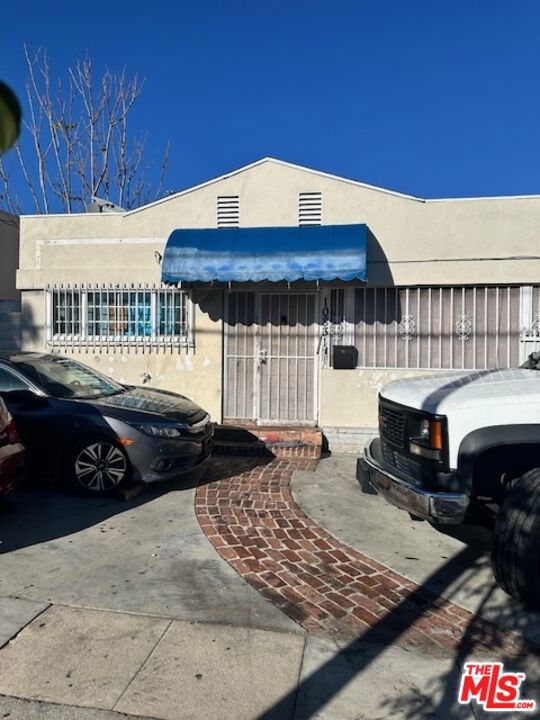 10825 Magnolia Boulevard