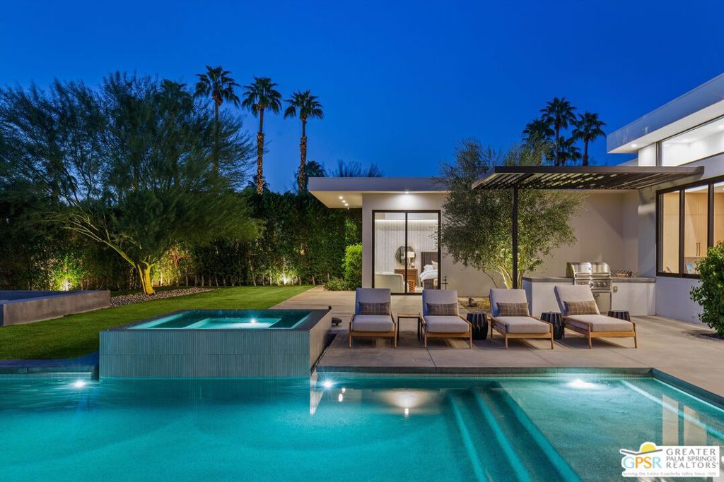8 Desert Lark Circle