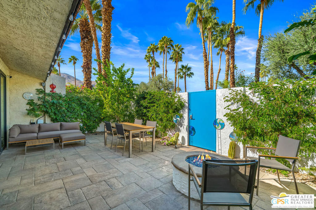 1312 E Andreas Road