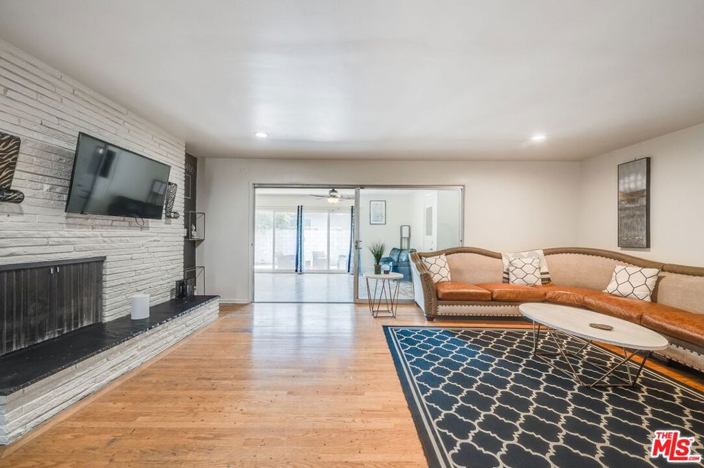 4715 Presidio Drive