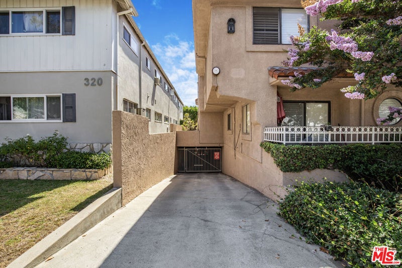 324 S Doheny Drive