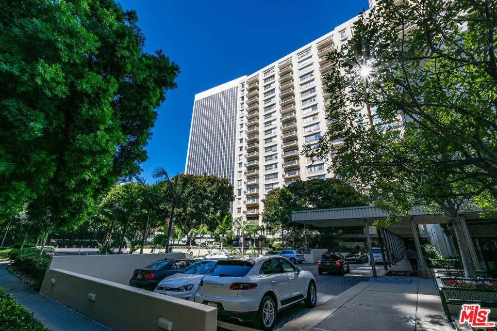 Los Angeles, California 90067, United States, 2 Bedrooms Bedrooms, ,2 BathroomsBathrooms,Residential,Active,247527