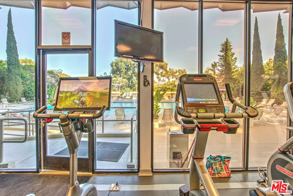 Los Angeles, California 90067, United States, 2 Bedrooms Bedrooms, ,2 BathroomsBathrooms,Residential,Active,247527