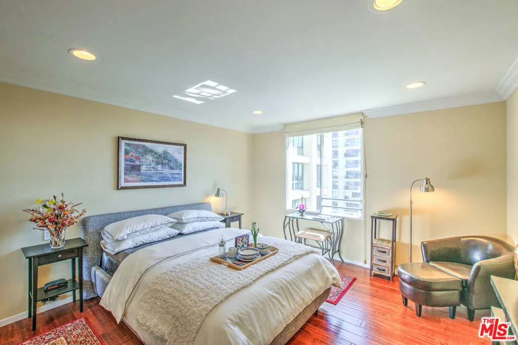 Los Angeles, California 90067, United States, 2 Bedrooms Bedrooms, ,2 BathroomsBathrooms,Residential,Active,247527