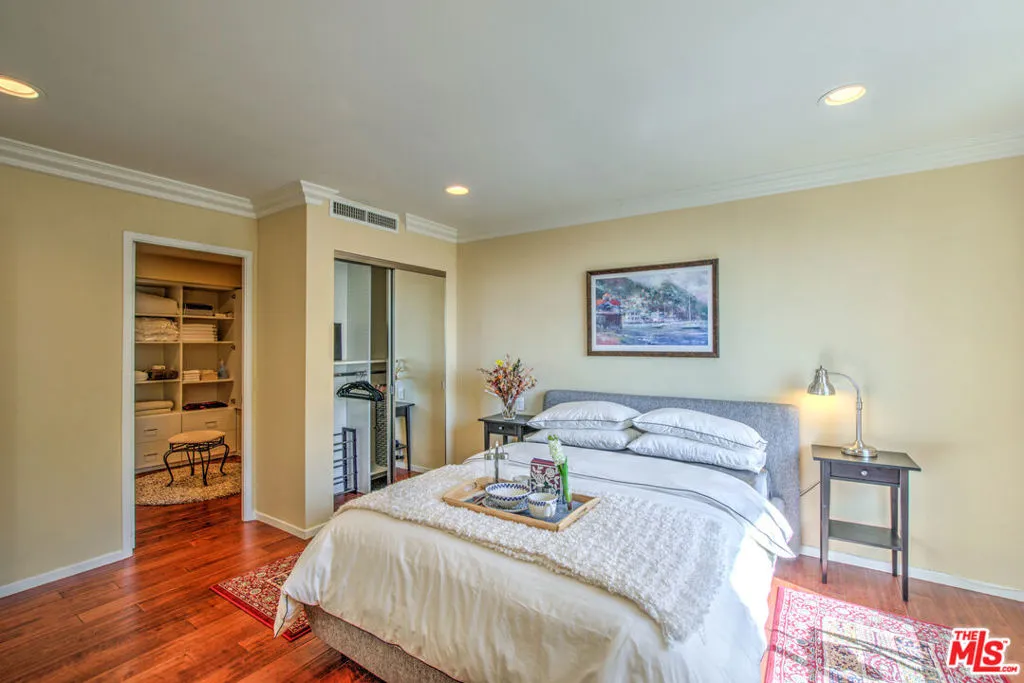 Los Angeles, California 90067, United States, 2 Bedrooms Bedrooms, ,2 BathroomsBathrooms,Residential,Active,247527