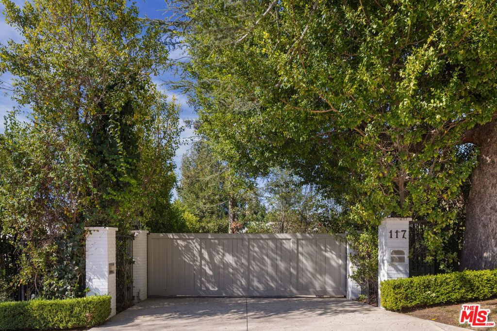 117 S Burlingame Avenue