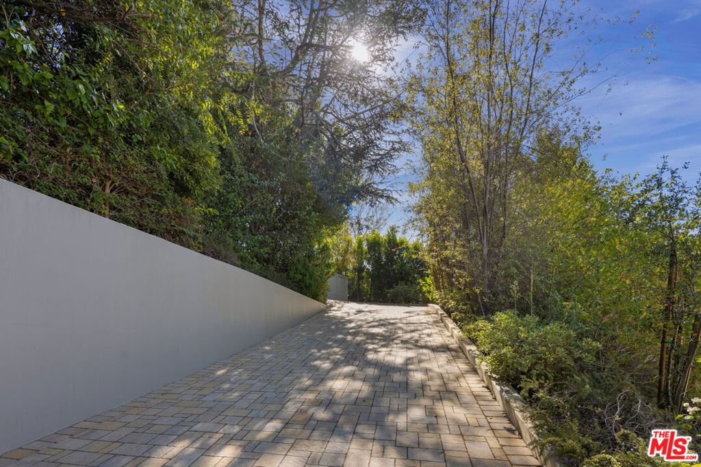 117 S Burlingame Avenue