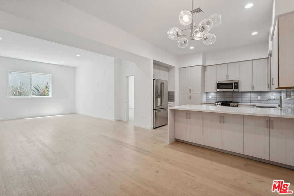 1746 Garfield Place 102