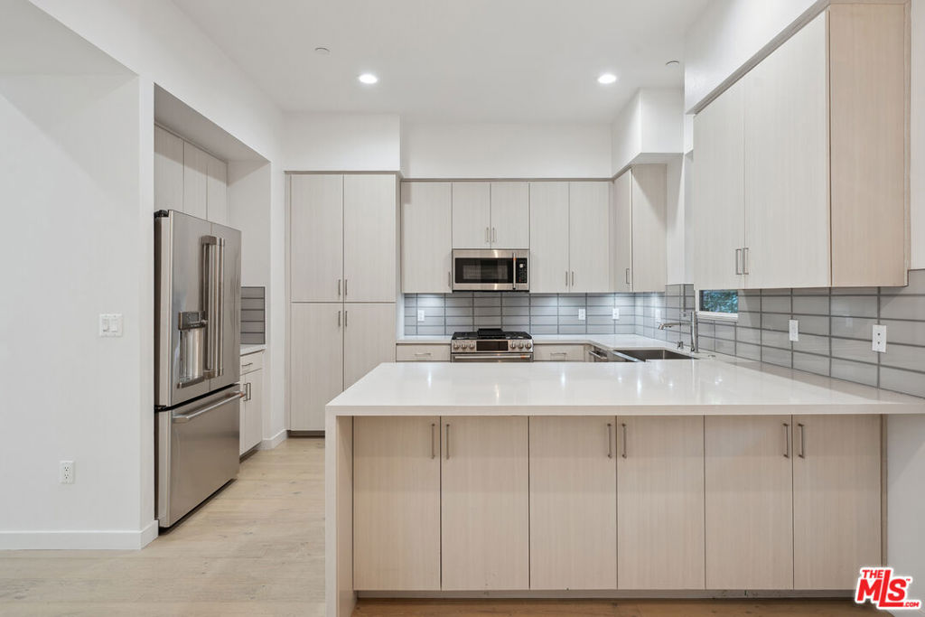1746 Garfield Place 102