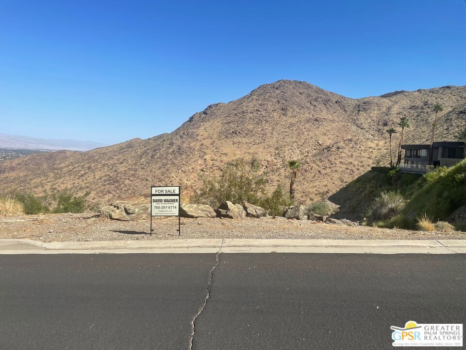2390 Southridge Dr