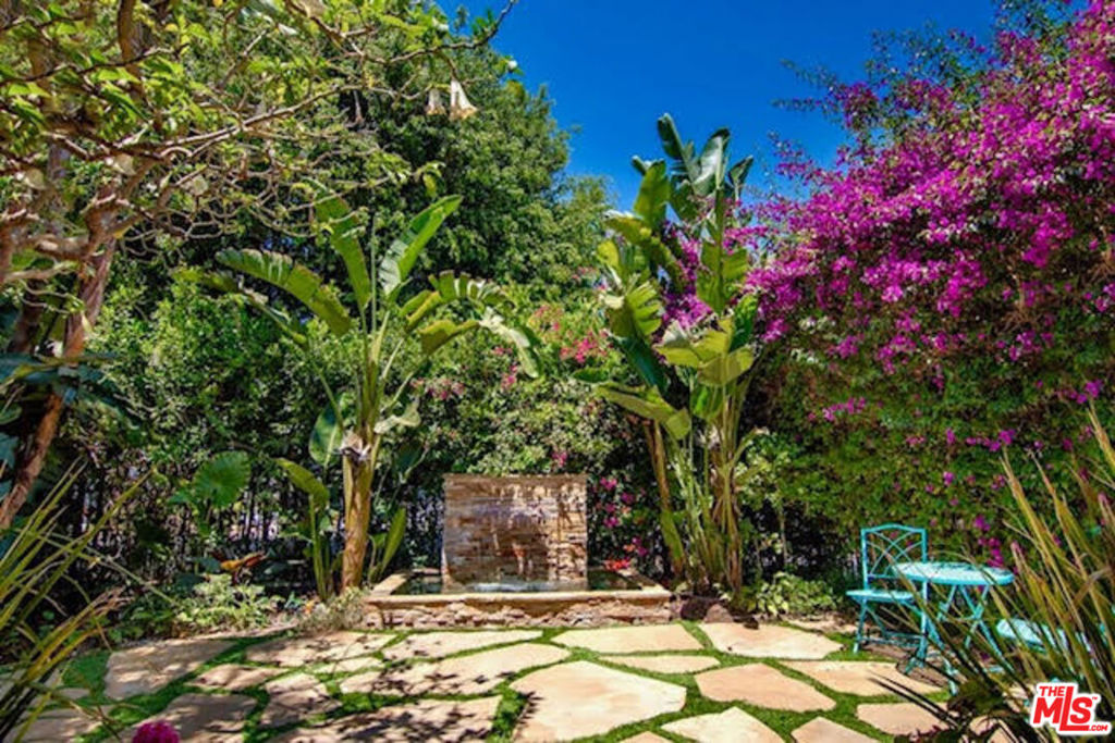 1518 N Stanley Avenue