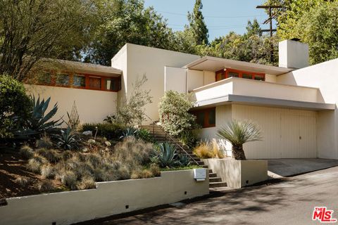 1642 Pleasant Way Pasadena CA 91105
