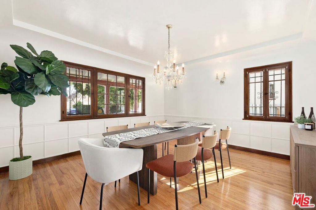 613 N Detroit Street