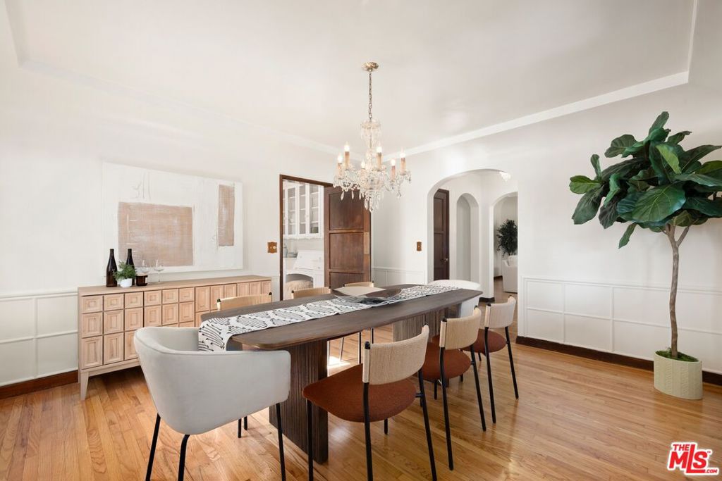 613 N Detroit Street