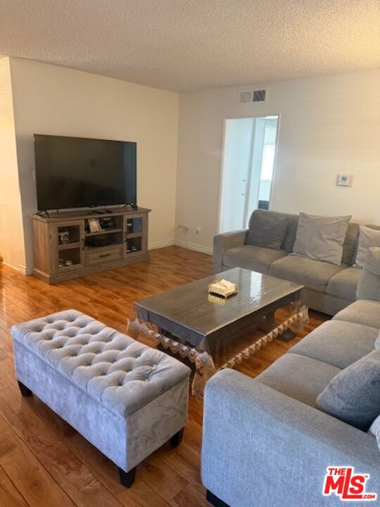 6342 Morse Avenue 205