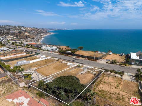 Photo of 18341 Coastline Drive, Malibu, CA 90265 (MLS # 26870281)