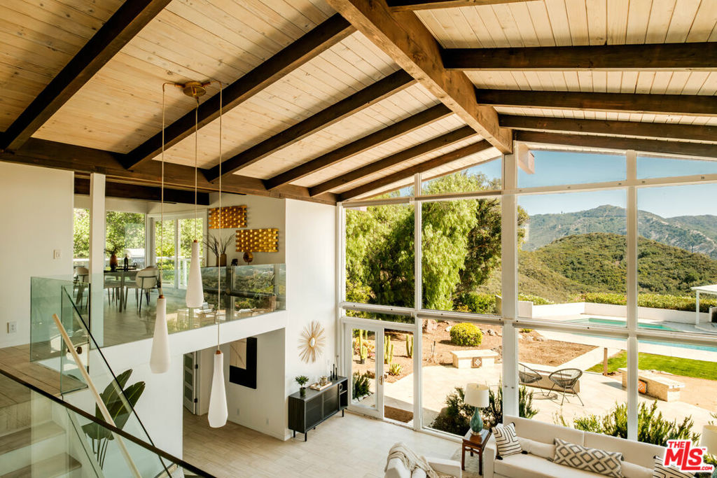 Properties 3 26094 Mulholland Highway