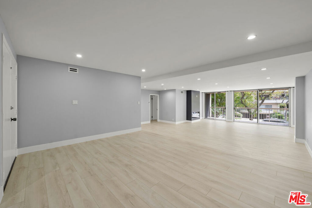 441 N Oakhurst Drive 206