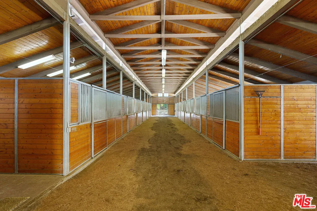 Somis, California 93066, United States, 4 Bedrooms Bedrooms, ,4 BathroomsBathrooms,Residential,Active,216723