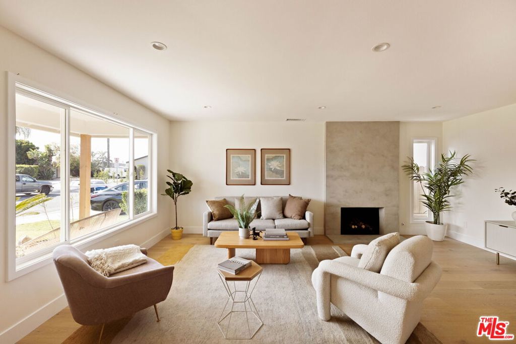 5116 Lindblade Drive