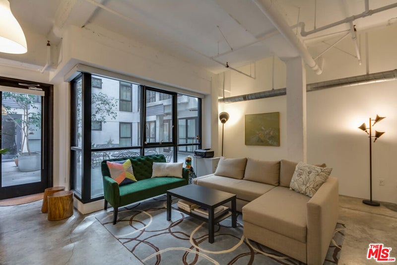 330 W 11th Street C03